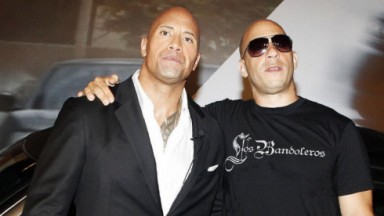 The Rock e Vin Diesel abraçados 