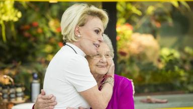 Ana Maria Braga e Palmirinha se abraçam emocionadas 