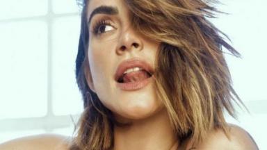 Cleo Pires esbanja sensualidade nas redes sociais  