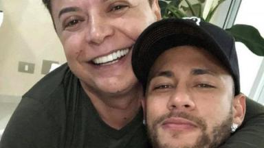 Neymar e David Brazil abraços em foto 