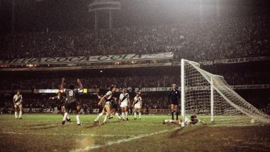 Momento do gol do Corinthians no Paulista de 1977  