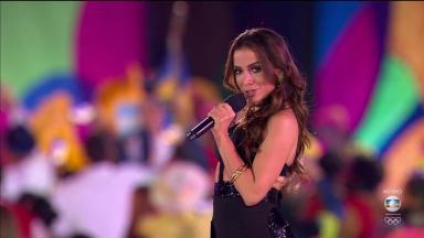 Anitta cantando na abertura das Olimpíadas Rio 2016 