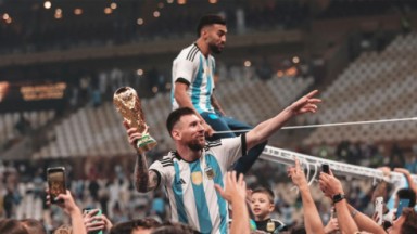 Messi comemora vitória da Argentina na Globo 