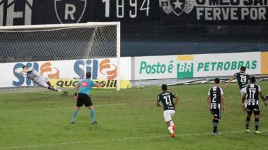 Jogo entre Botafogo e Palmeiras 