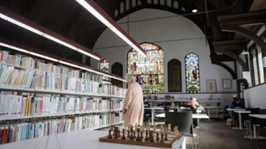 Biblioteca de Montreal, que proibiu pessoas fedorentas 