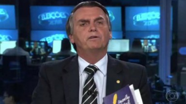 Jair Bolsonaro na bancada do Jornal Nacional 