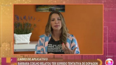 Bárbara Coelho participando do Encontro de forma remota, falando para a câmera com expressão séria 