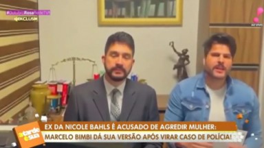 Marcelo Bimbi falando para a RedeTV! ao lado de advogado 