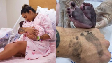 Tays Reis com a filha no colo em cama de hospital e Biel com a marca dos pezinhos da menina na mão esquerda 
