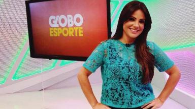 Carina Pereira posada no palco do Globo Esporte 