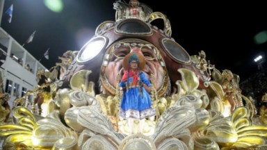 Um dos carros da Imperatriz Leopoldinense, campeã do Carnaval do Rio 