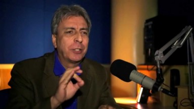 Clóvis Monteiro em seu programa na Rádio Tupi 