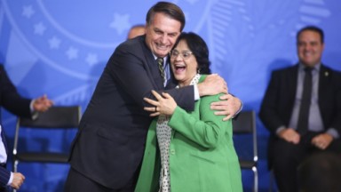Damares e Bolsonaro 