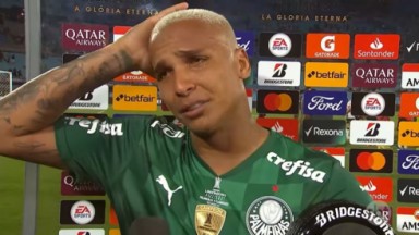 Deyverson chorando com uniforme do Palmeiras 