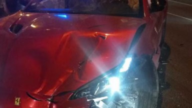 esposa de jogador brasileiro destruiu Ferrari, foto 