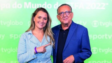 Ana Thaís Matos e Galvão Bueno em coletiva da Globo sobre a cobertura da Copa do Mundo 