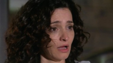 Gisele Fróes como Lorena na novela A Favorita, em reprise no Vale a Pena Ver de Novo, na Globo 