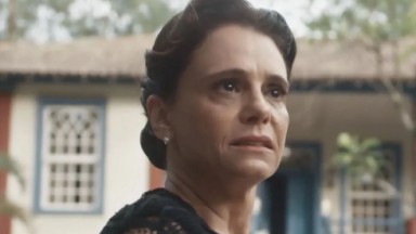 Malu Galli como Violeta na novela Além da Ilusão 