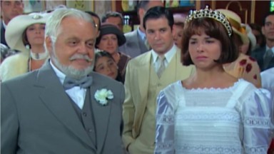 Samara Felippo e Claudio Correa e Castro como Celina e Conde Klaus na novela Chocolate com Pimenta, em reprise na Globo 