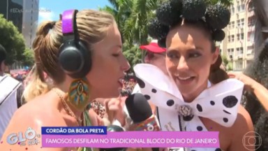 Paolla Oliveira no bloquinho de Carnaval 