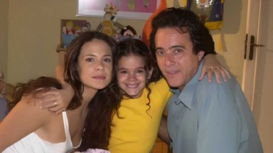 Vanessa Gerbelli, Bruna Marquezine e Tony Ramos em Mulheres Apaixonadas 