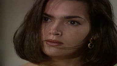 Karina Perez como Andréa em Mulheres de Areia 
