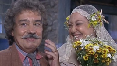 Pedro Paulo Rangel e Suely Fraco como Calixto e Mimosa na novela O Cravo e a Rosa, em reprise na Globo 