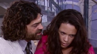 Eduardo Moscovis e Vanessa Gerbelli como Petruchio e Lindinha na novela O Cravo e a Rosa, em reprise na Globo 