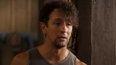 Irandhir Santos como José Lucas na novela Pantanal 