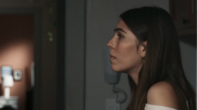 Gabriela Medeiros interpretando a personagem Buba no remake de Renascer 