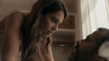 Marcos Palmeira como José Inocêncio e Theresa Fonseca como Mariana na novela Renascer 