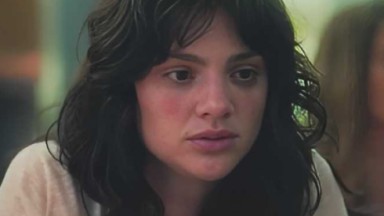Débora Ozório como Petra em cena da novela Terra e Paixão, em exibição na Globo 