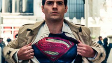 O ator Henry Cavill como Superman 