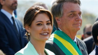 Michelle e Bolsonaro em foto 
