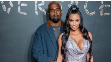 Kanye West e Kim Kardashian posam para foto 