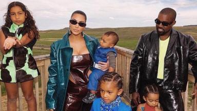 Kanye West, Kim Kardashian e os filhos 