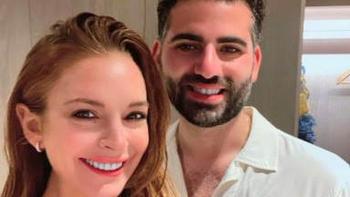 Lindsay Lohan e Bader Shammas sorrindo 