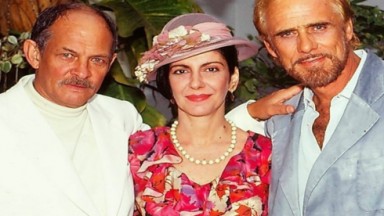 Geraldo Del Rey, Marília Pera e Francisco Cuoco posando para foto 
