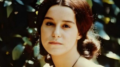 Lucélia Santos como a protagonista da novela Escrava Isaura, exibida na Globo em 1976 