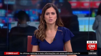 Marcela Rahal na bancada do Live CNN 