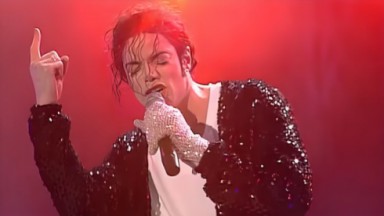 Michael Jackson cantando 