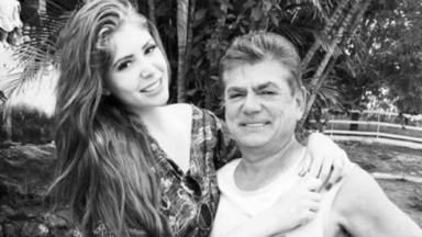 Amanda Gontijo posada com pai 