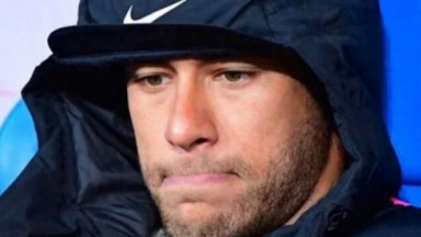 Neymar preocupado no PSG 