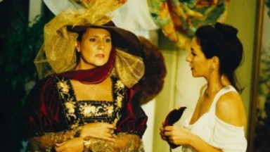 Elizabeth Savalla e Cássia Kis na novela Quem é Você?, de 1996 