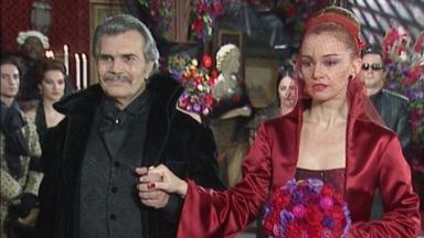 Tarcísio Meira e Julia Lemmertz em O Beijo do Vampiro 