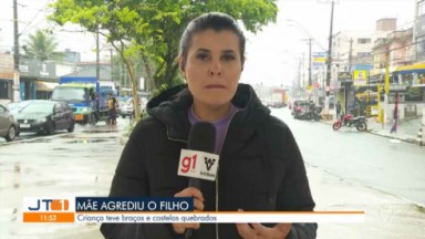 Repórter da Globo segurando microfone e chorando 