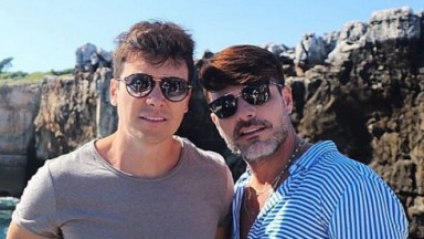 Rodrigo e Danilo Faro posam para selfie 