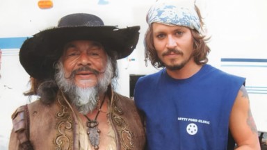 Sergio Calderón ao lado de Johnny Depp 