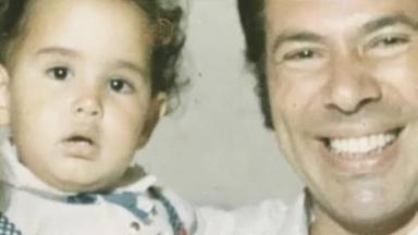 Silvia Abravanel ainda bebê no colo do pai, Silvio Santos 