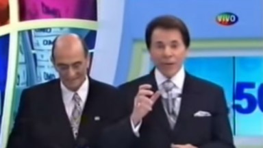 Silvio Santos no Teleton 2003 gesticulando 